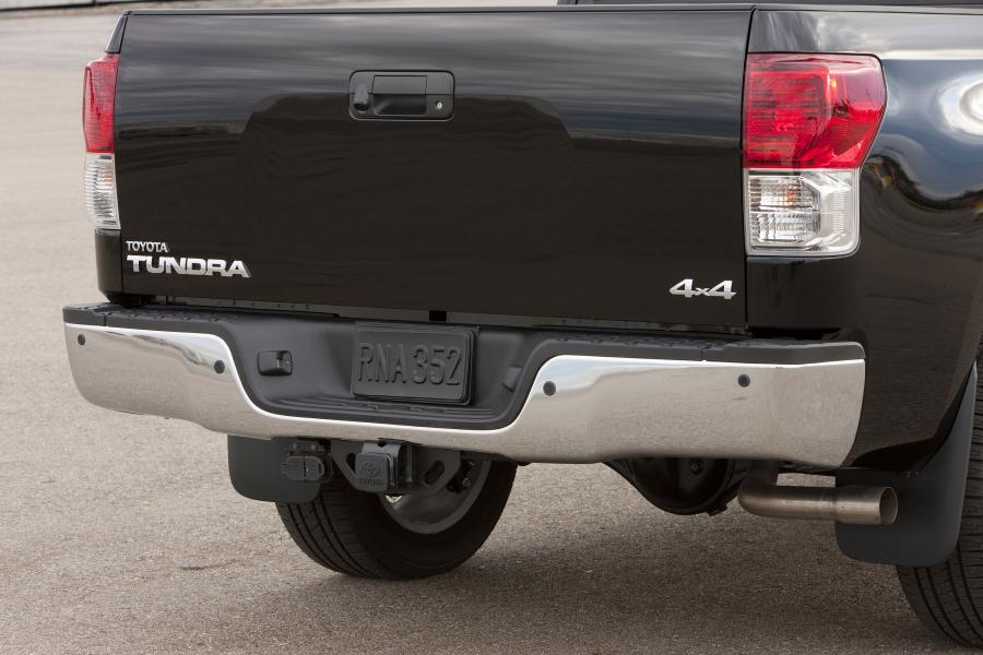  Toyota Tundra CrewMax Platinum Package 2010 года  (фото 17 из 32)
